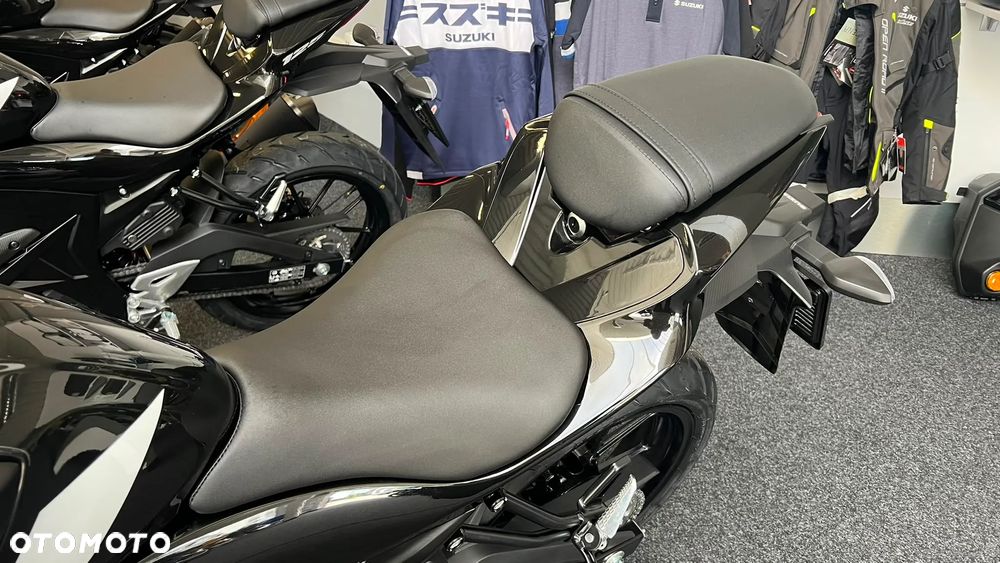 Suzuki GSX - 11
