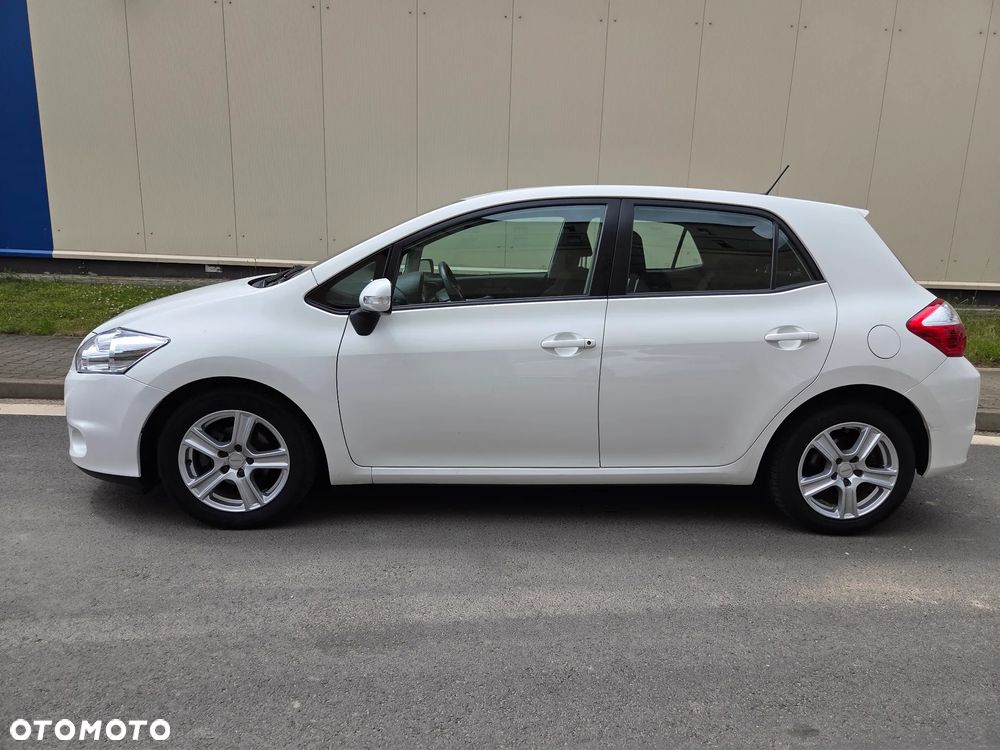 Toyota Auris 1.6 Premium - 4