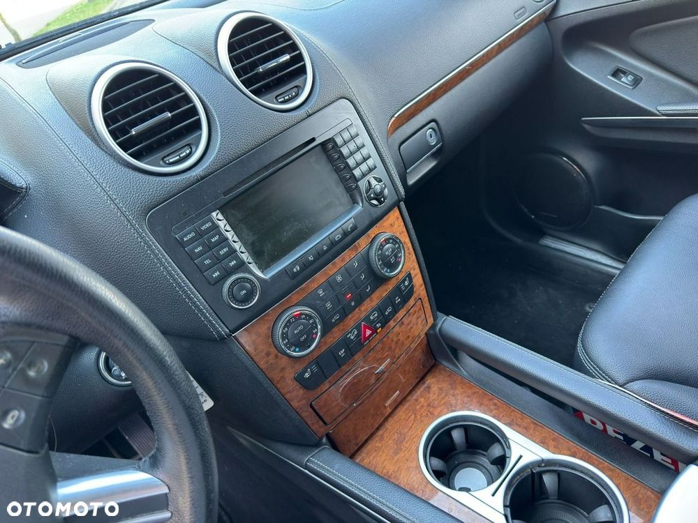 Mercedes-Benz GL - 22