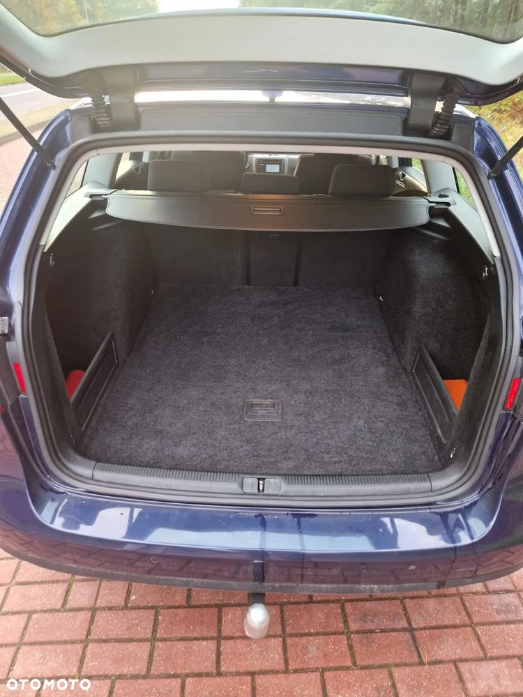 Volkswagen Passat Variant 1.9 TDI DPF BlueMotion - 14