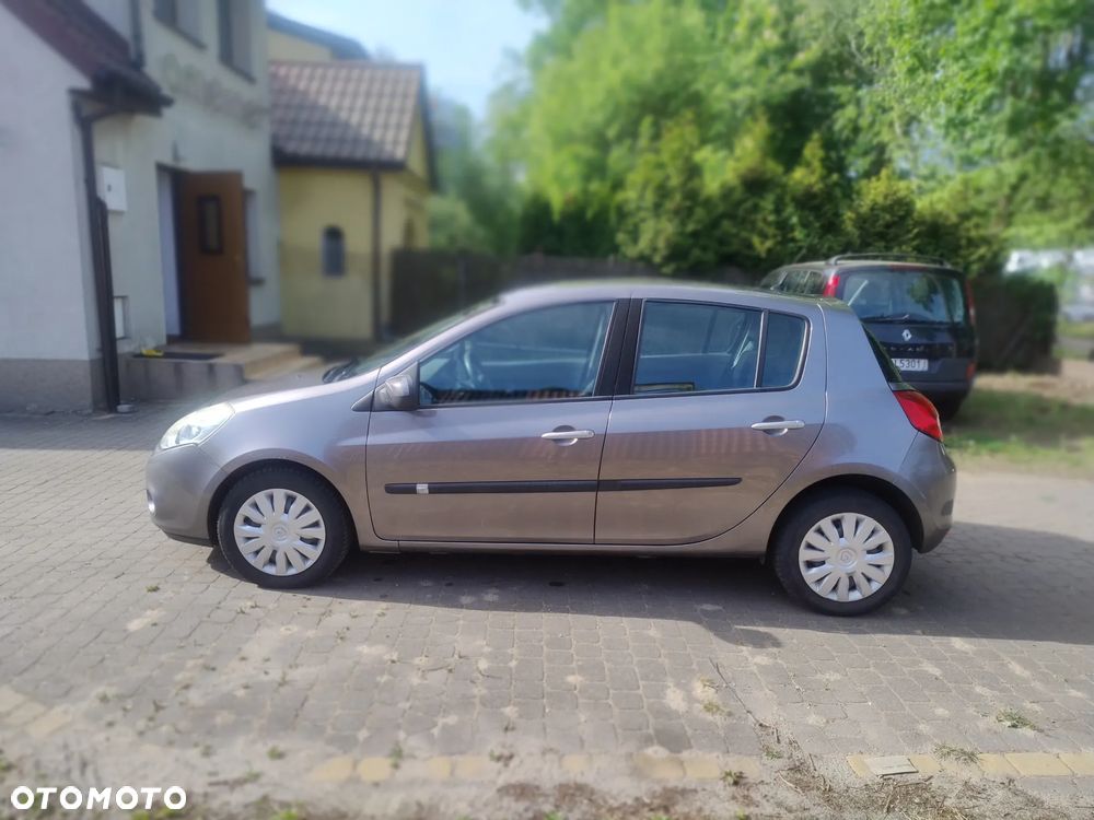 Renault Clio 1.5 dCi Alize - 4