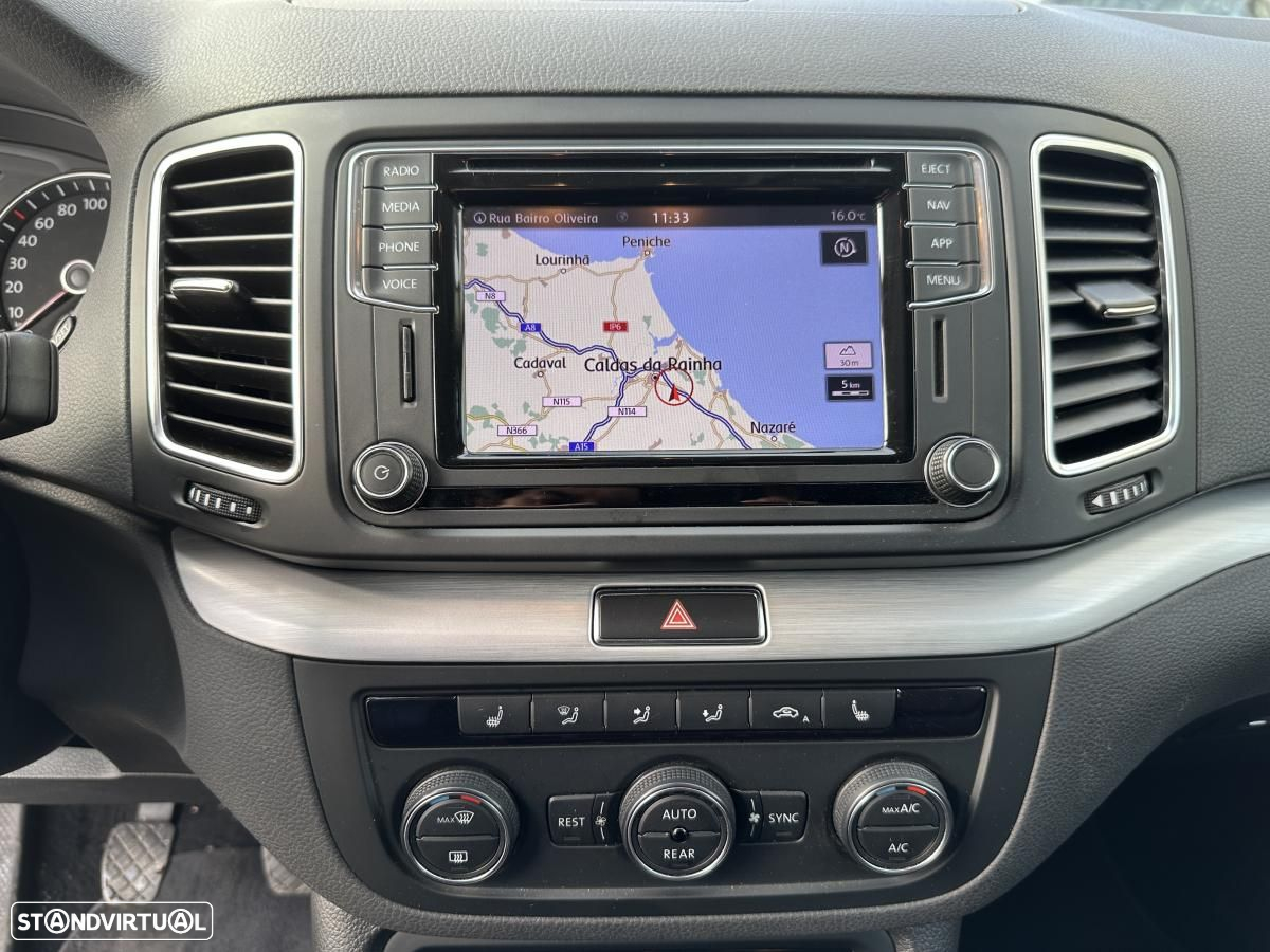VW Sharan 2.0 TDi Blue Confortline - 30