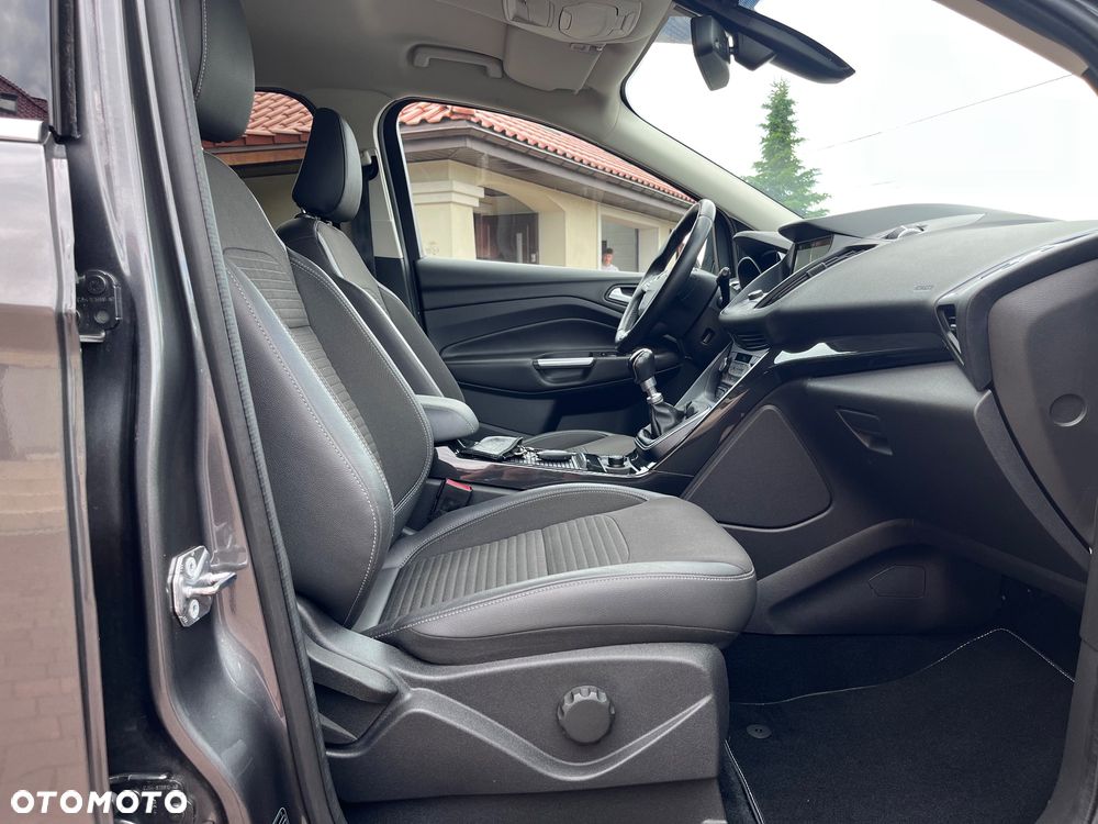 Ford Kuga 2.0 TDCi 4x4 Titanium - 17