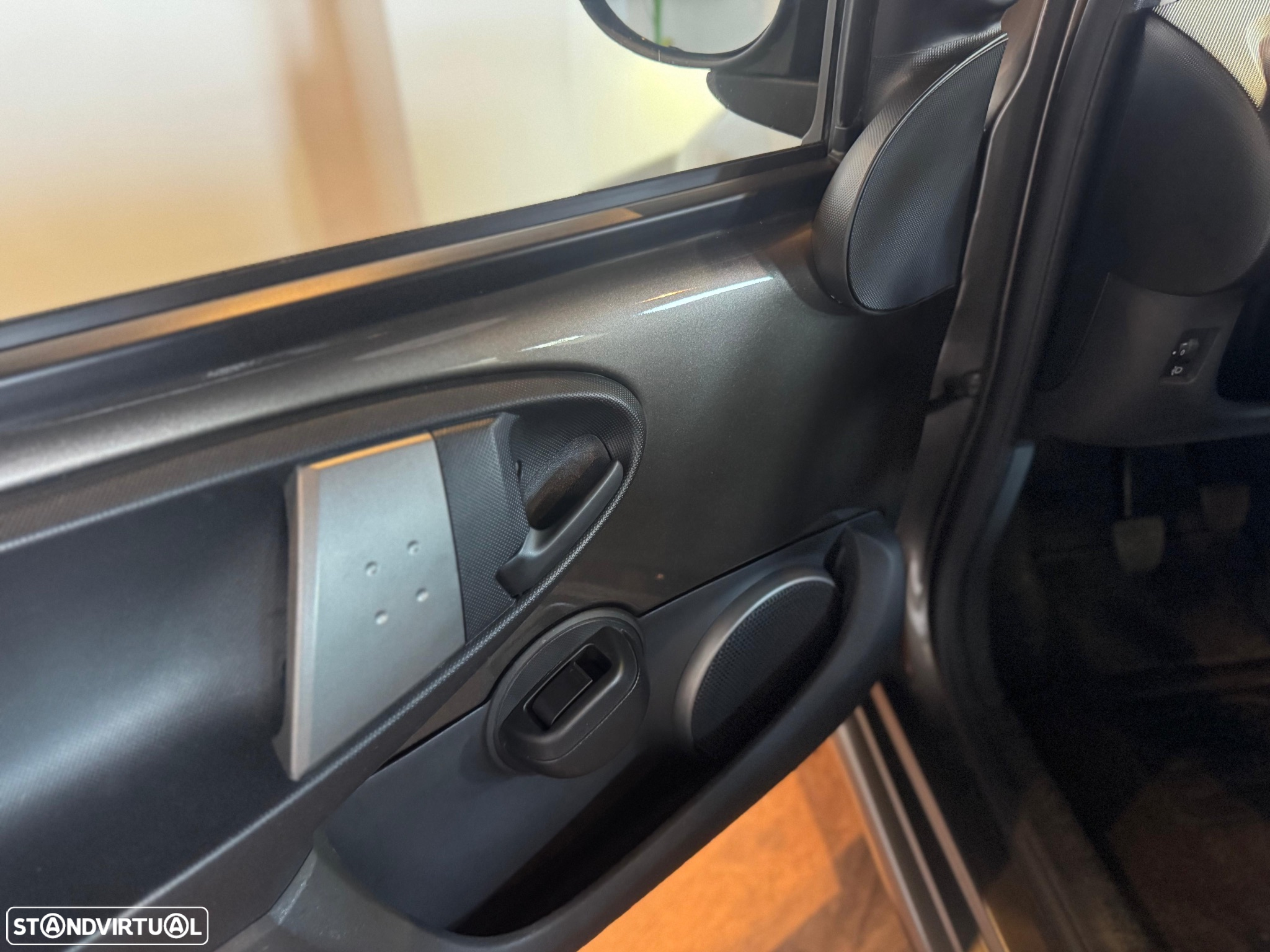 Toyota Aygo 1.0 X-Play+AC - 9
