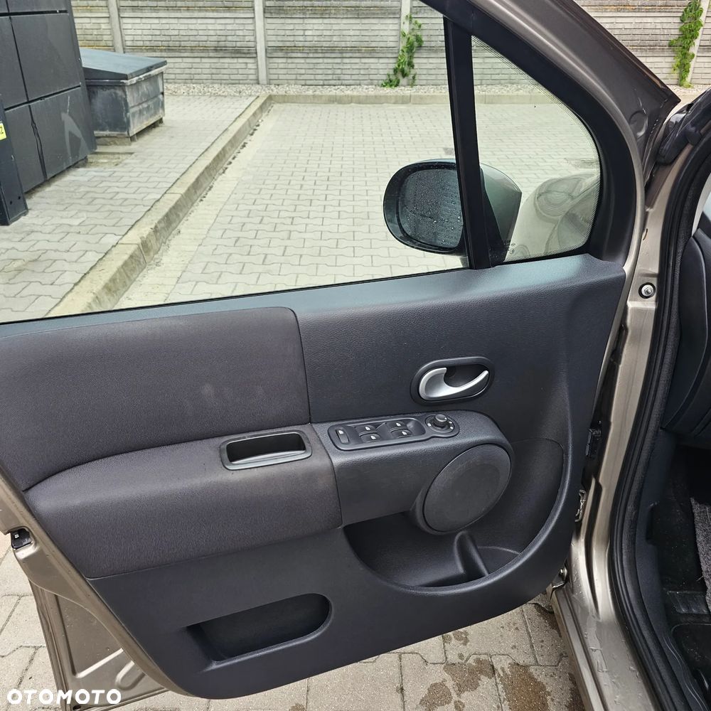 Renault Modus Grand 1.6 16V ESP Limited - 9