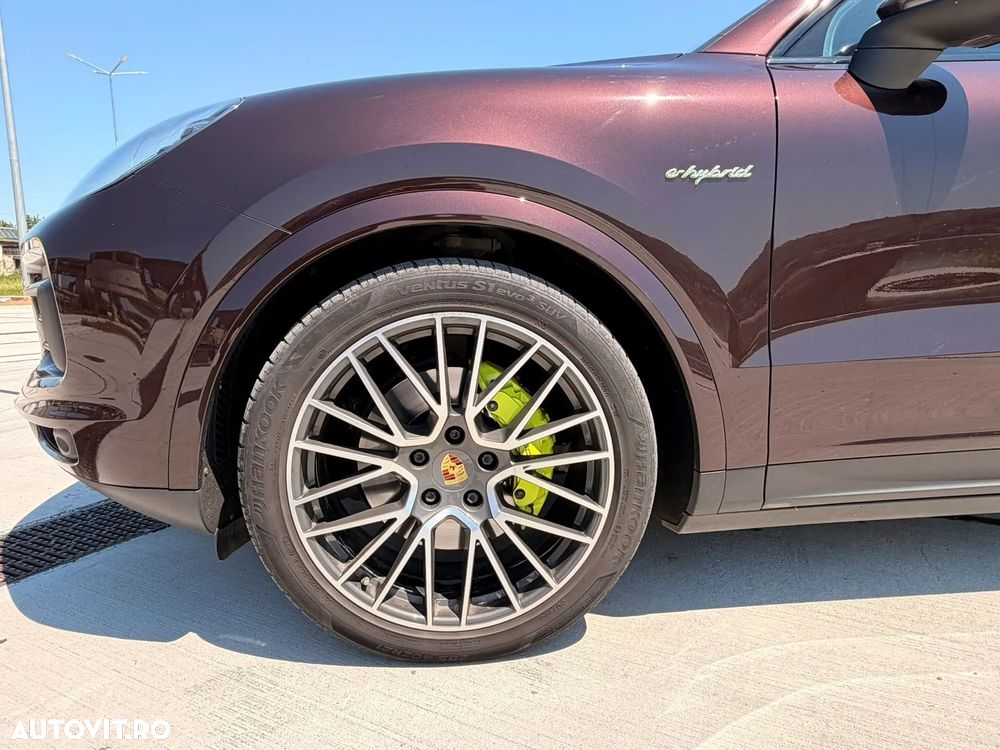 Porsche Cayenne - 21