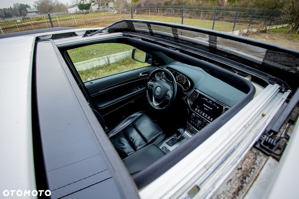 Jeep Grand Cherokee - 17