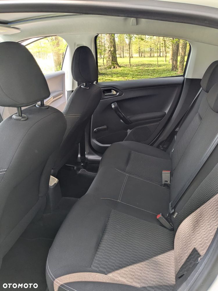 Peugeot 208 1.2 VTi Style - 12