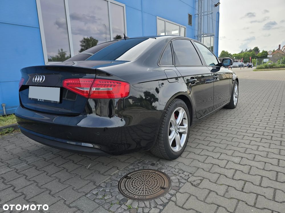 Audi A4 Avant 2.0 TDI DPF S line Sportpaket - 2