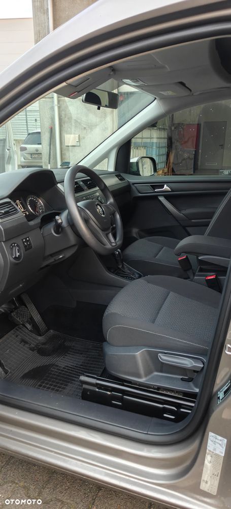 Volkswagen Caddy Maxi 2.0 TDI Comfortline DSG - 9