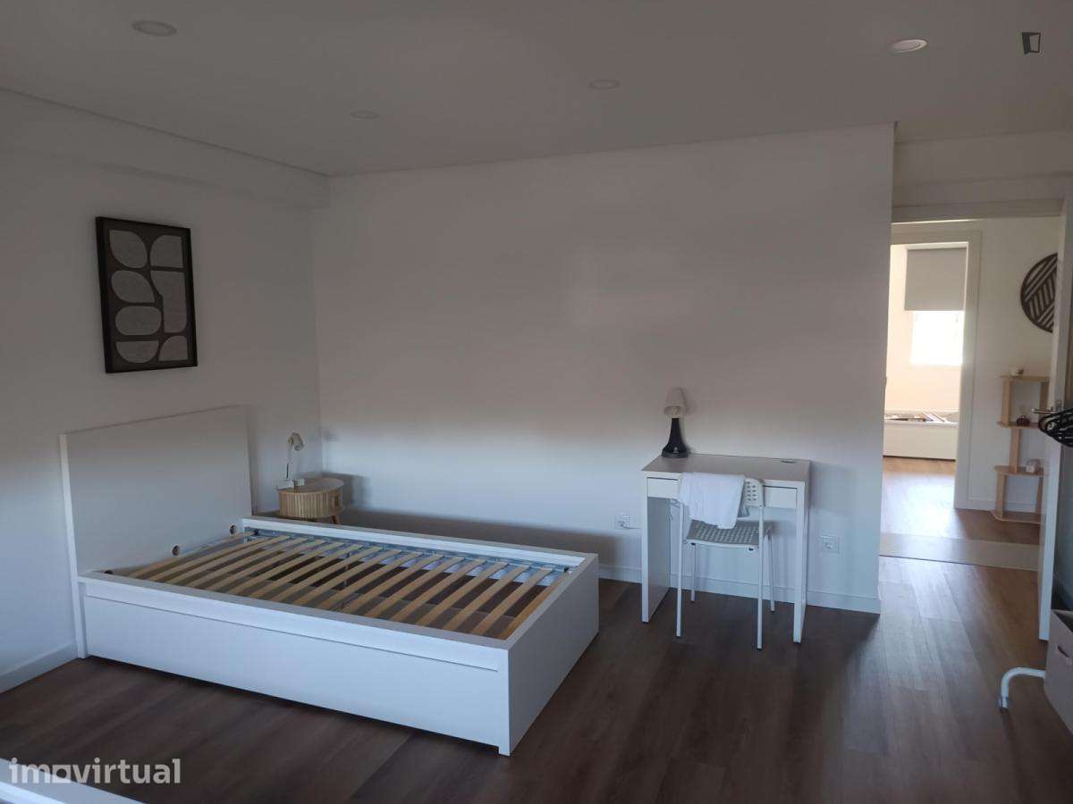 Quarto - localizado em Campanhã Porto - Grande imagem: 4/18