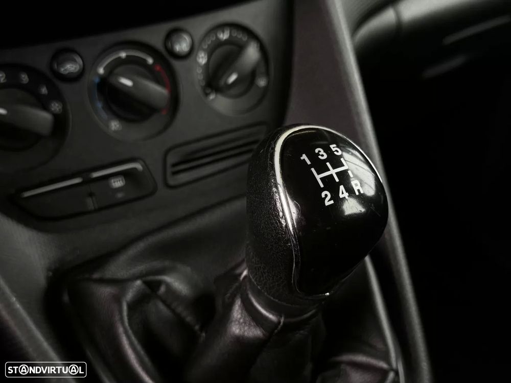 Ford Tourneo Connect 1.6 TDCi Titanium - 27