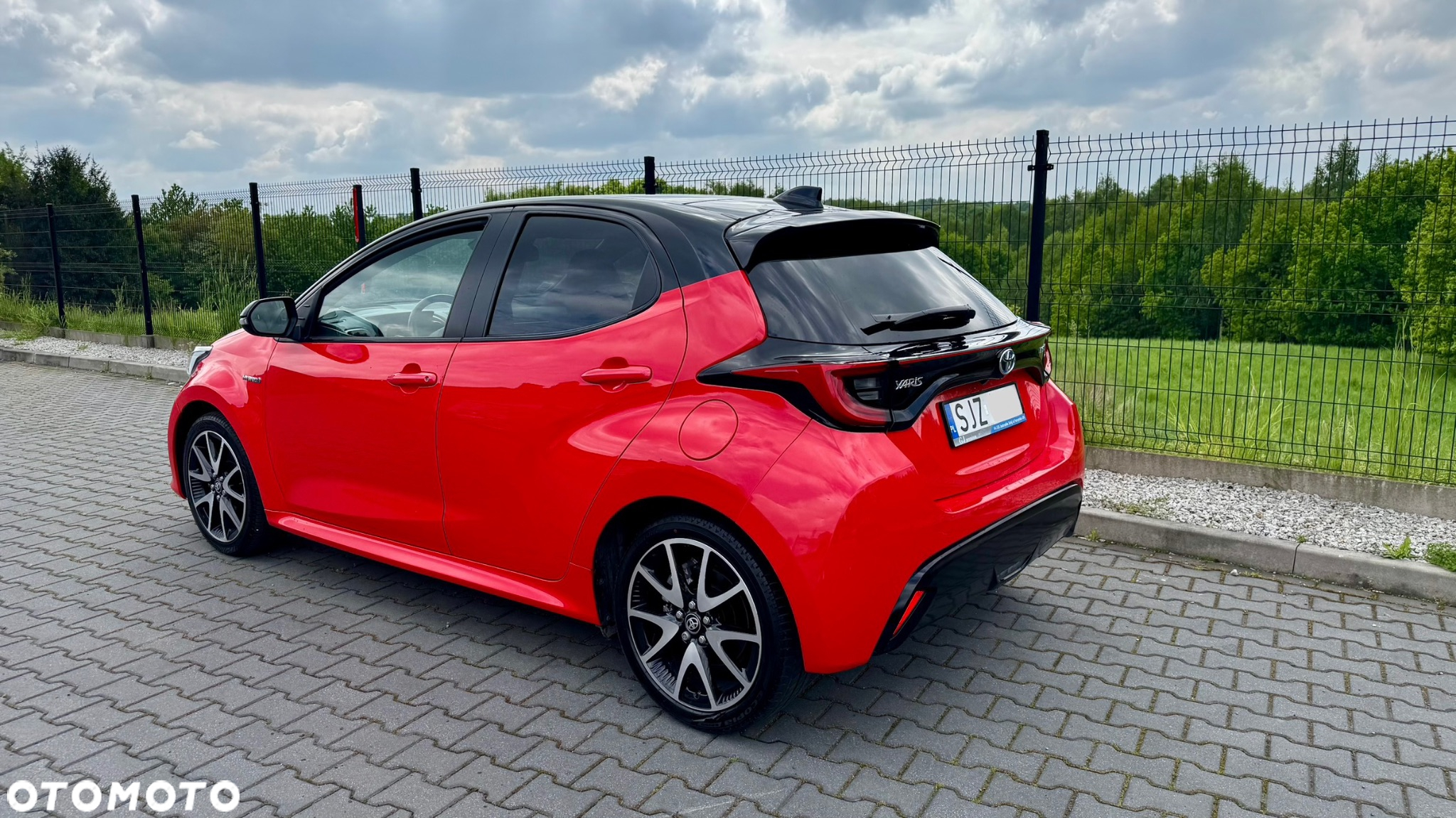 Toyota Yaris Hybrid 1.5 Executive - 3