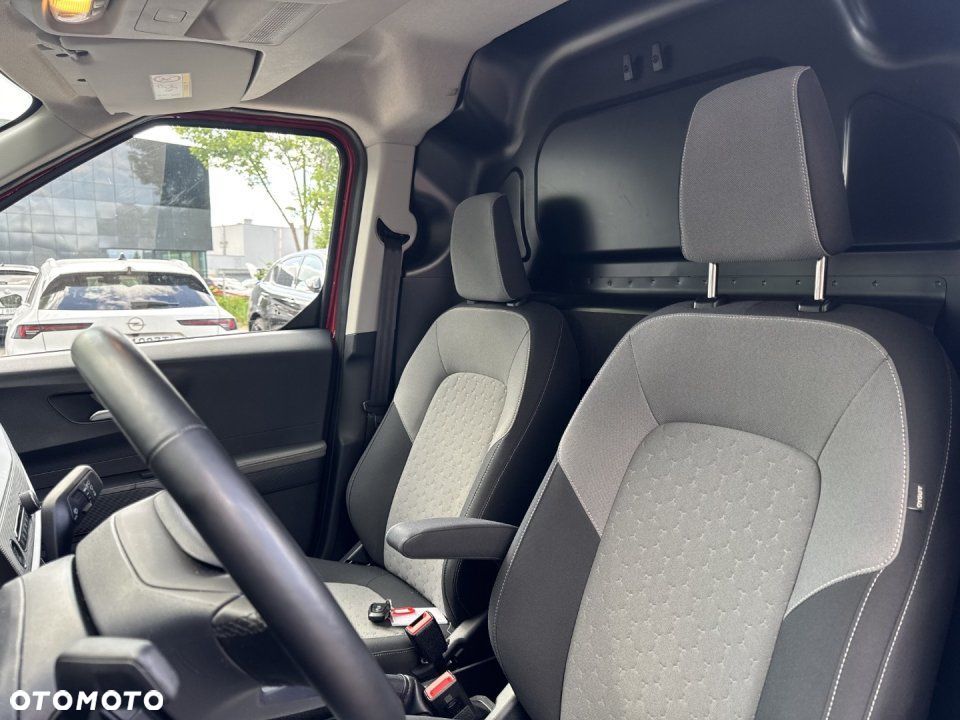 Ford Transit Courier - 13