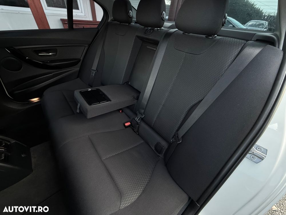 BMW Seria 3 318d Blue Performance - 6