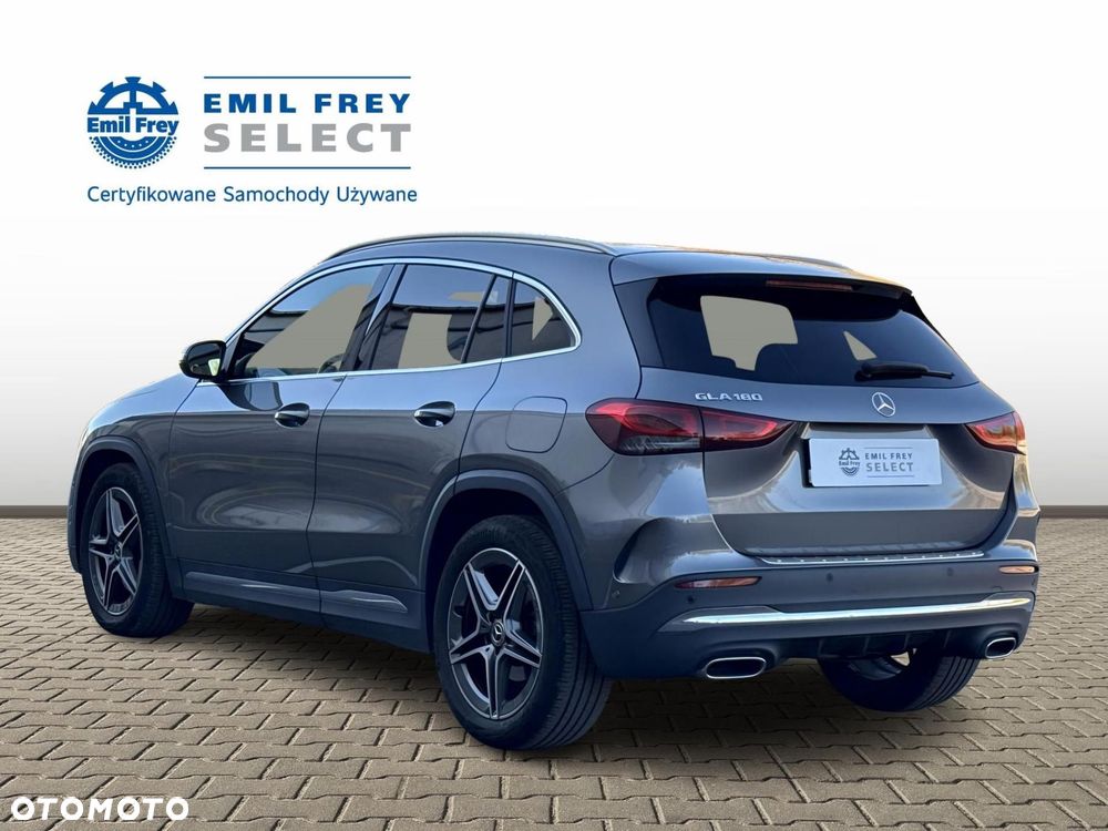 Mercedes-Benz GLA - 3