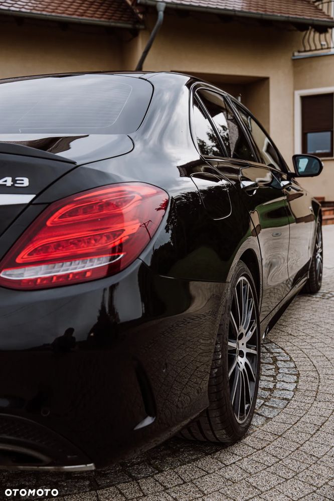 Mercedes-Benz Klasa C AMG 43 4-Matic - 18
