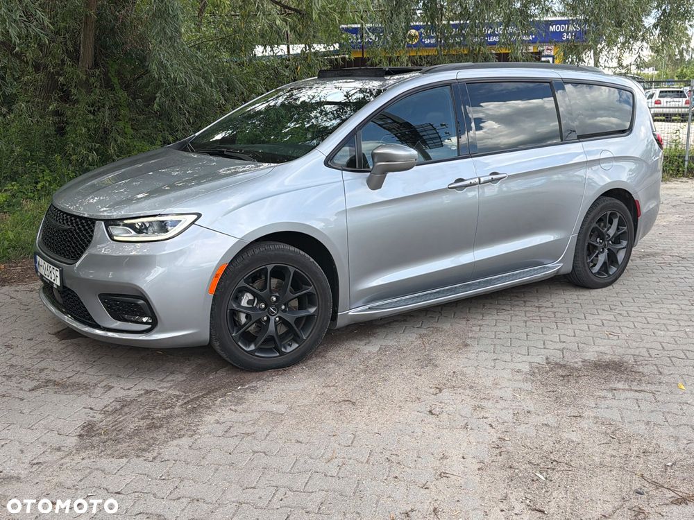 Chrysler Pacifica - 1