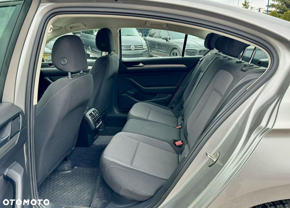 Volkswagen Passat 2.0 TDI (BlueMotion Technology) Comfortline - 10
