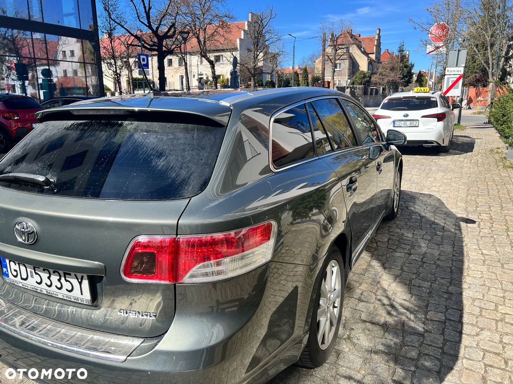 Toyota Avensis 2.2 D-4D Prestige - 3