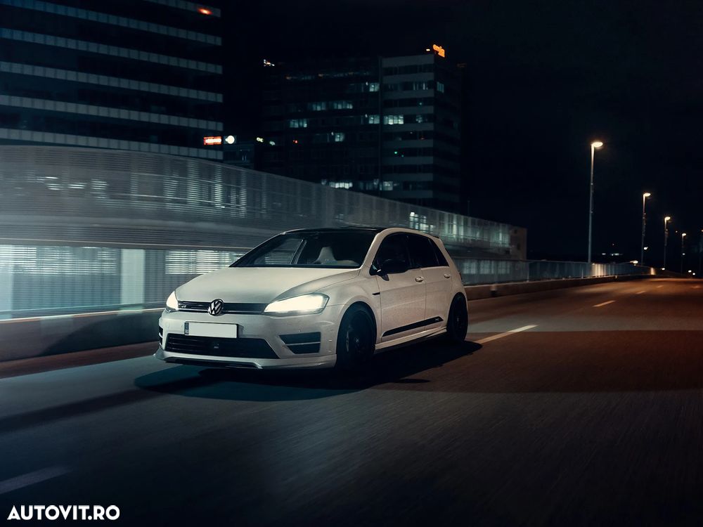 Volkswagen Golf - 2