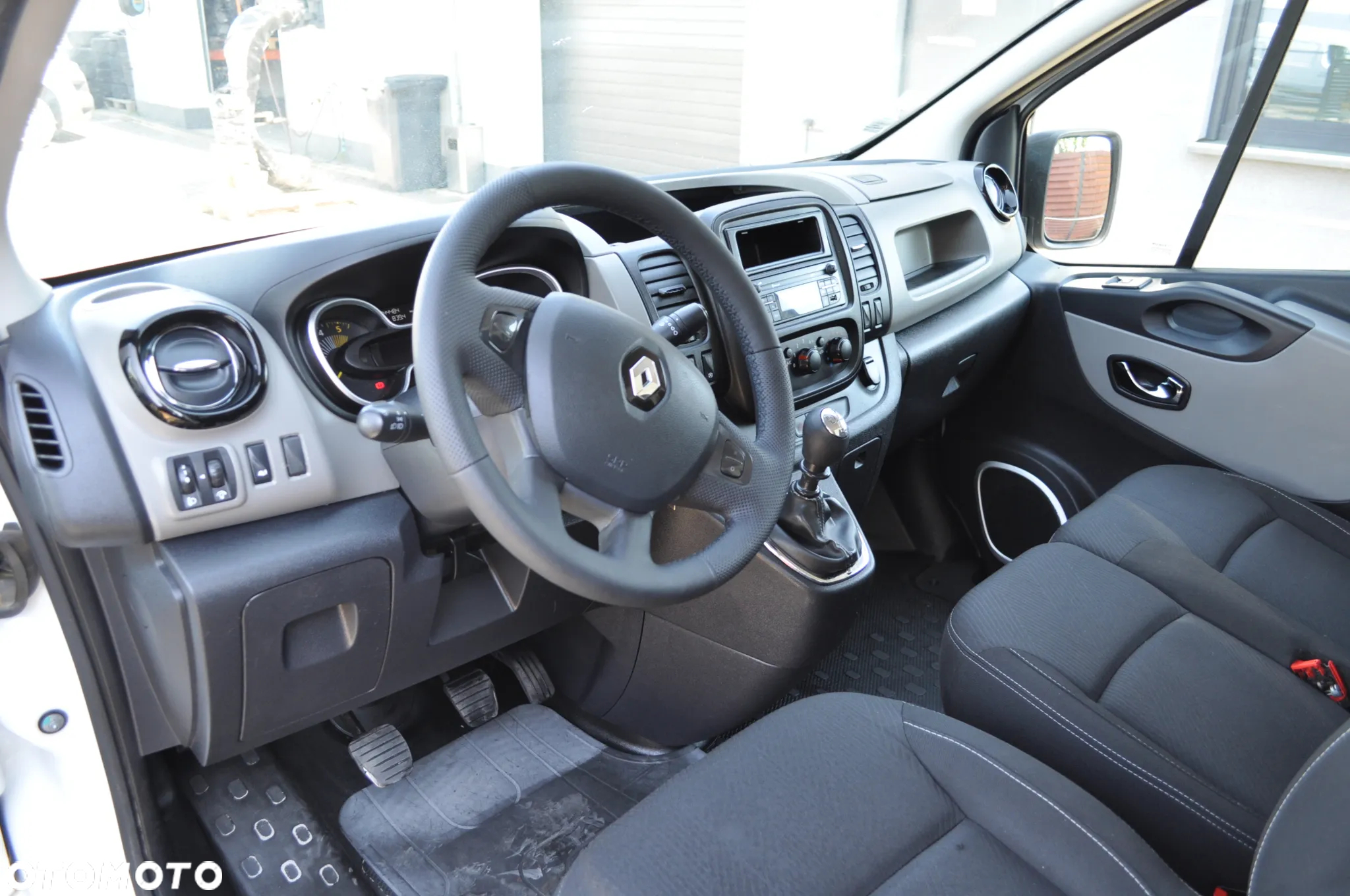 Renault Trafic Long L2H2 Wysoki Klima Bagażnik Drabinka - 11