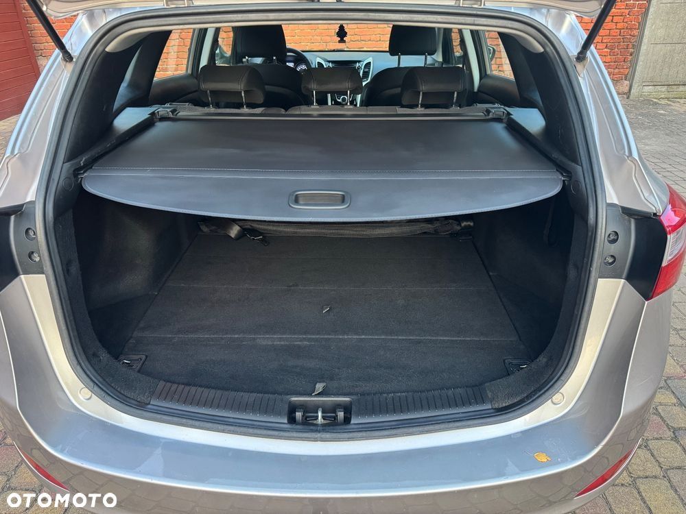 Hyundai i30 blue Kombi 1.4 Classic - 19