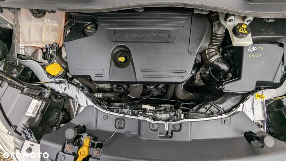 Ford Kuga 2.0 TDCi 2x4 Black & Silver - 38