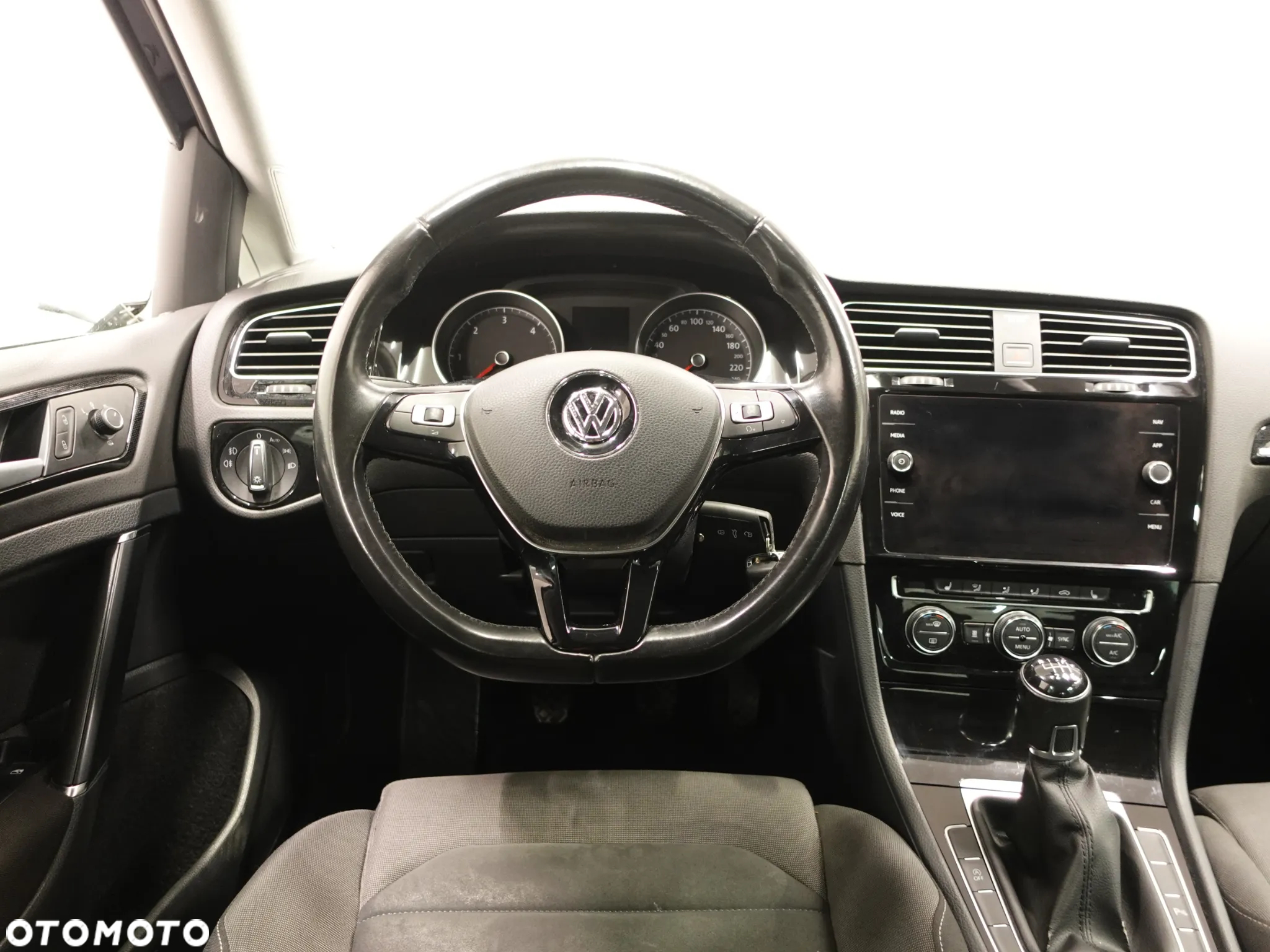 Volkswagen Golf 2.0 TDI SCR Highline - 31