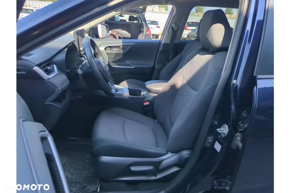 Toyota RAV4 - 6