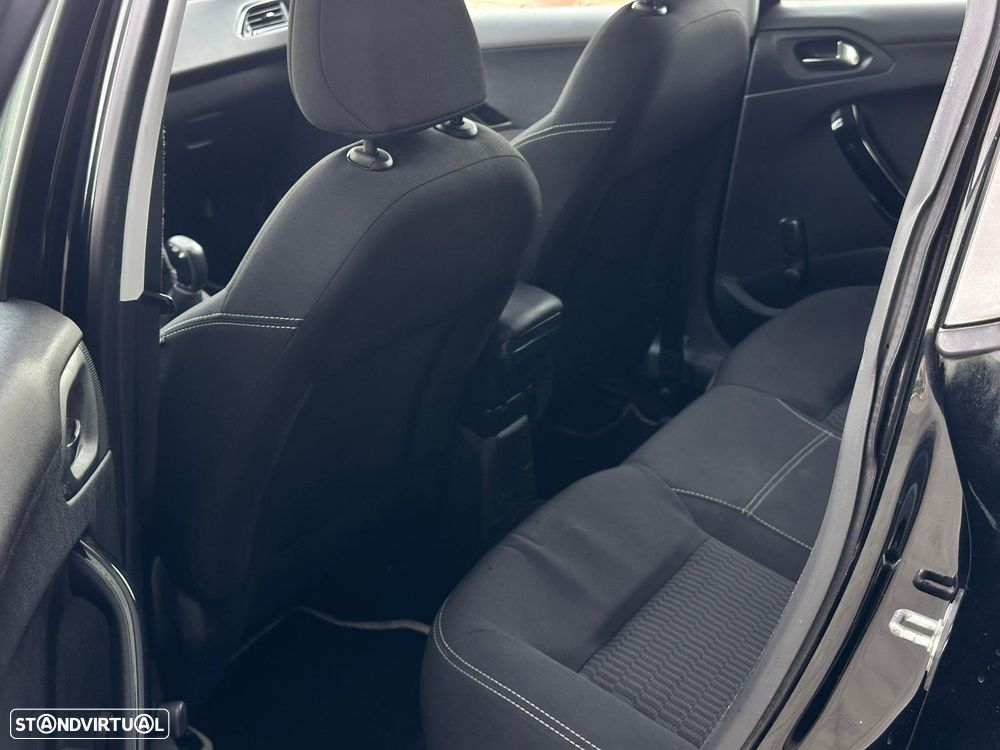 Peugeot 208 PureTech 82 Active - 25