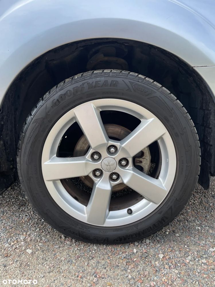 Mitsubishi Outlander 2.0 DI-D 4WD Instyle - 10