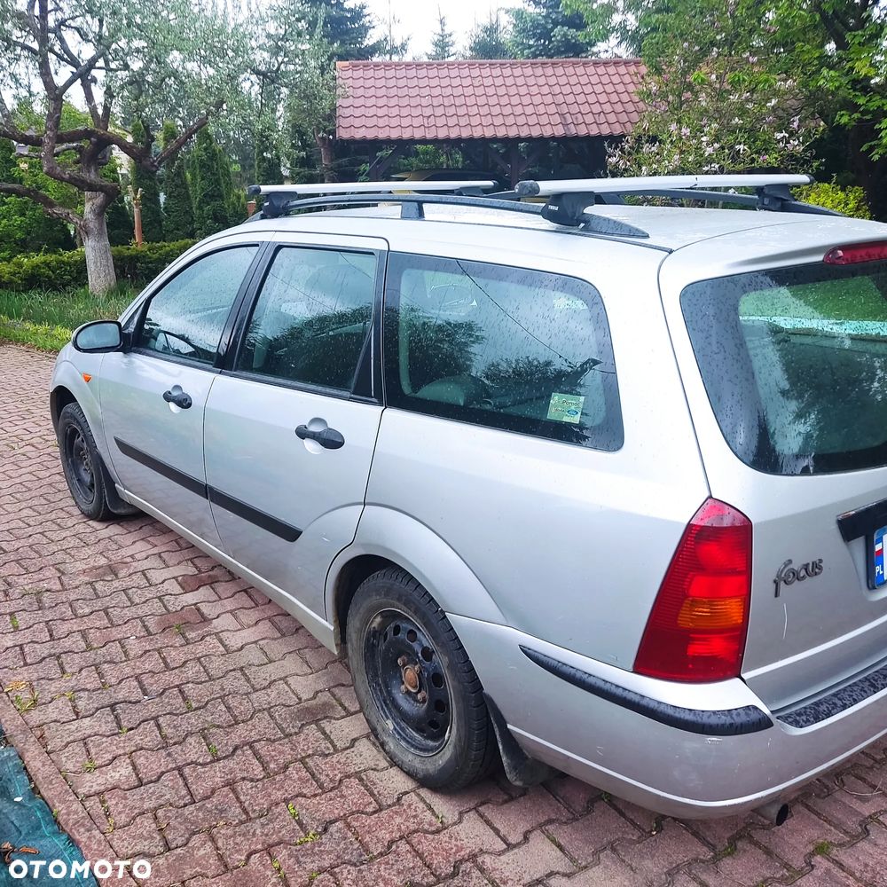 Ford Focus 1.6 Comfort - 3