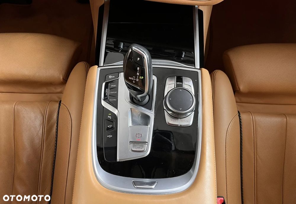 BMW Seria 7 740d xDrive - 19