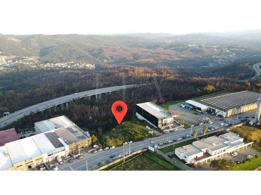GRANDE TERRENO EM LOCALIZAÇÃO PREMIUM DE GONDOMAR - Grande imagem: 2/31