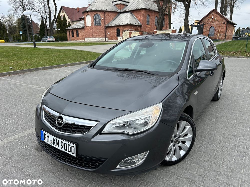 Opel Astra 1.6 Turbo Cosmo - 22