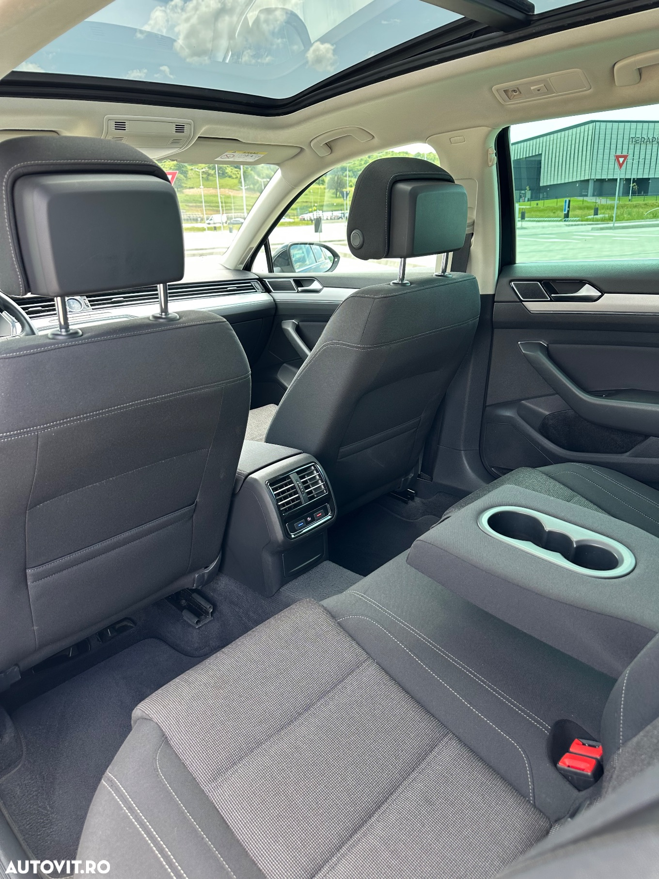 Volkswagen Passat Variant 1.6 TDI SCR DSG Comfortline - 11