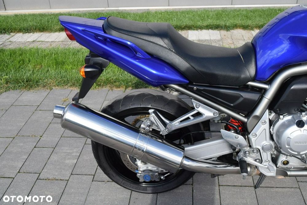 Yamaha FZS - 7