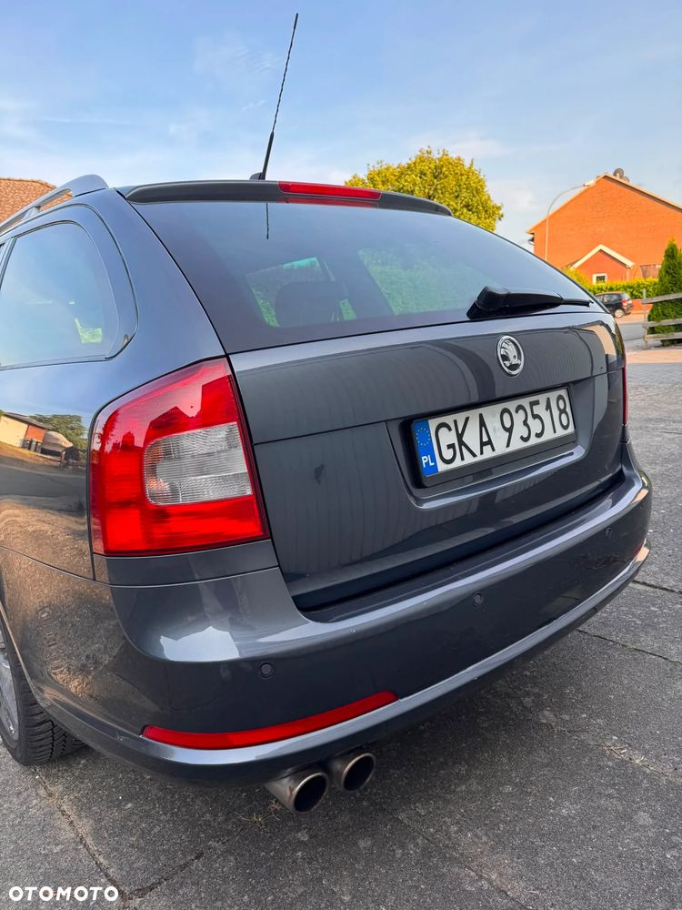 Skoda Octavia 2.0 TFSI RS DSG - 4