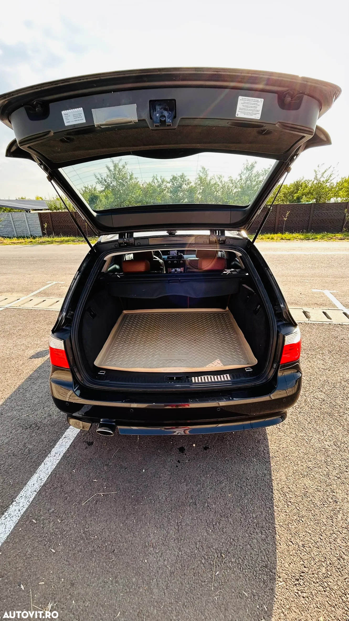 BMW Seria 5 520d Touring Aut. Edition Exclusive - 6
