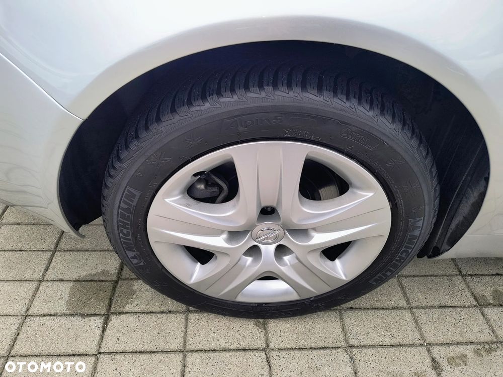 Opel Insignia 1.6 T Cosmo - 11