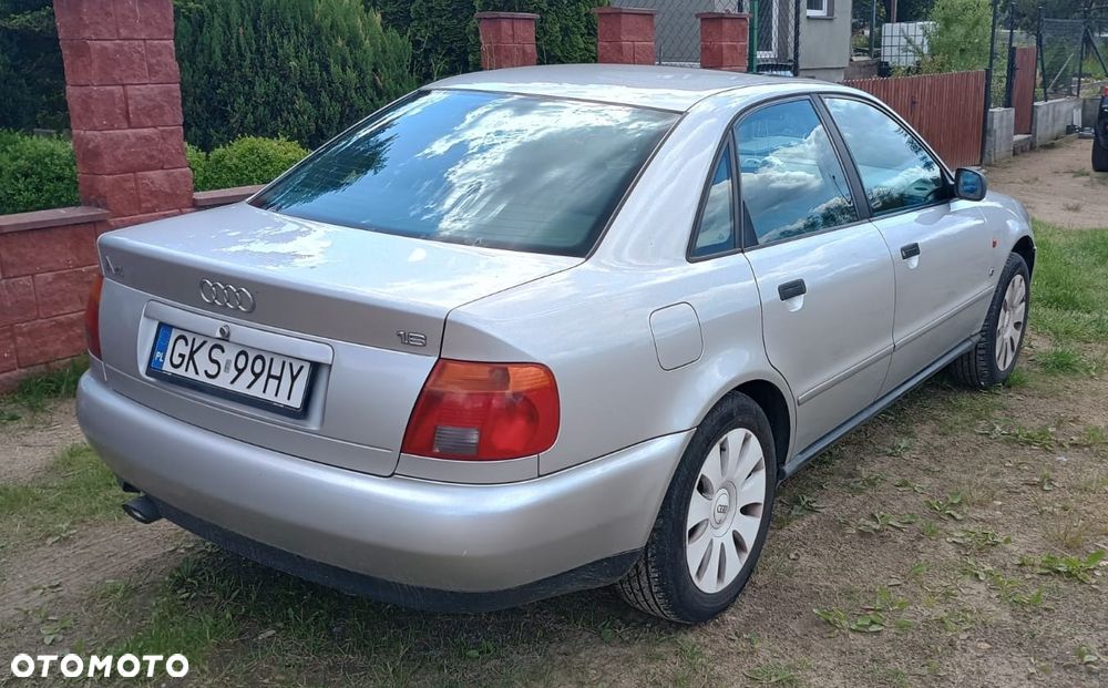 Audi A4 Limousine - 6