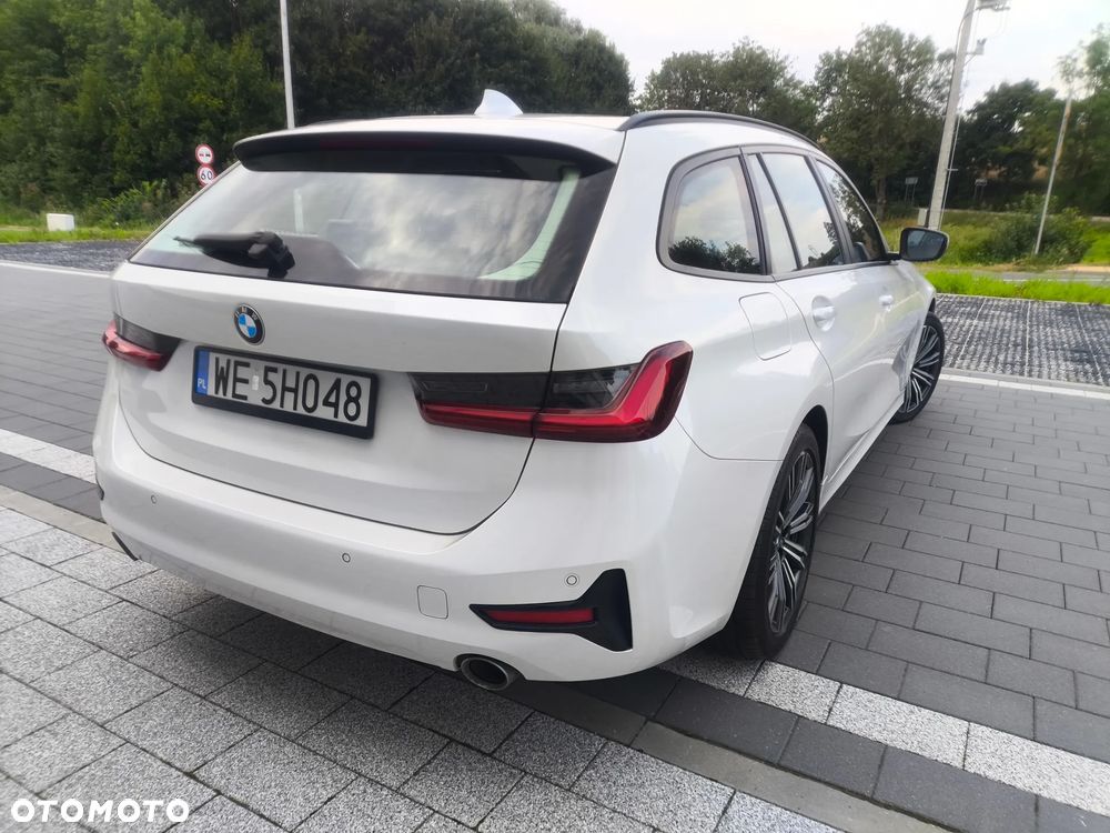 BMW Seria 3 318i - 9