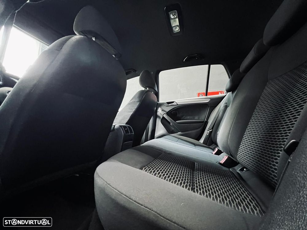 VW Golf 1.6 TDi Confortline - 37