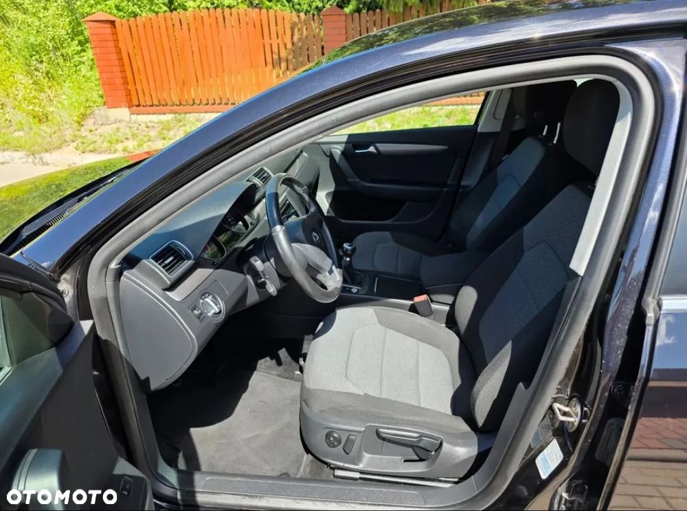 Volkswagen Passat 2.0 TDI Comfortline - 21