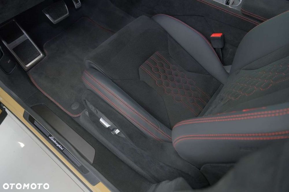 Lamborghini Urus - 17