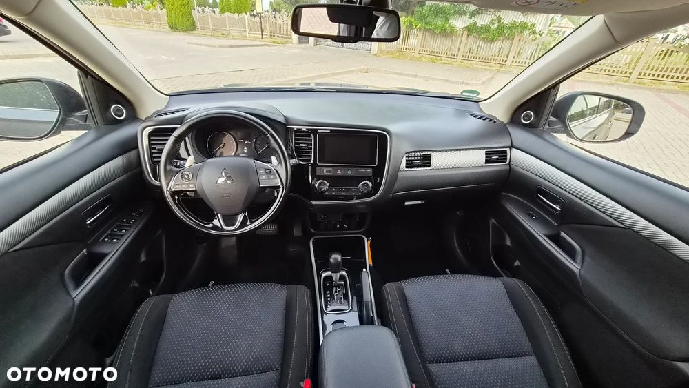 Mitsubishi Outlander 2.0 Intense 2WD CVT - 11