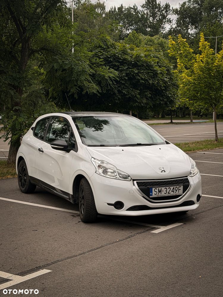 Peugeot 208 - 4