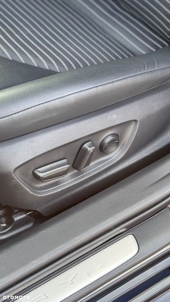 Toyota Camry 2.5 Hybrid Prestige CVT - 21