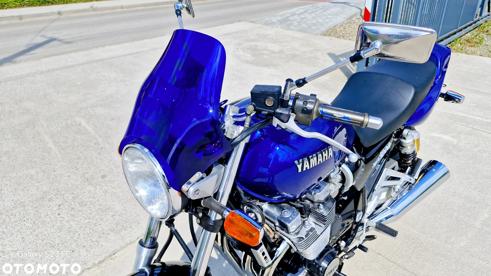 Yamaha XJR - 25